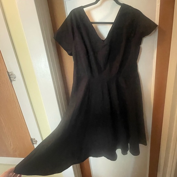 Black A-Line Midi Dress with Flutter Sleeves - Picture 2 of 7